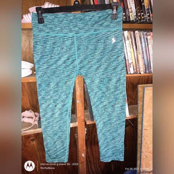 Capris - Picture 1 of 3